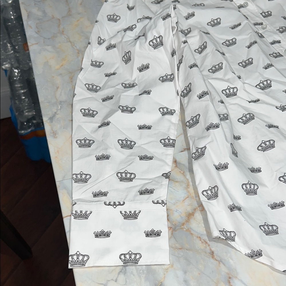 NWT Talbots Gray and White Crown Print Blouse - Picture 4 of 7